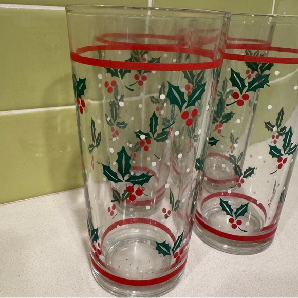 Festive Holiday Glasses with Holly Design - Set of 4 - Picture 8 of 9